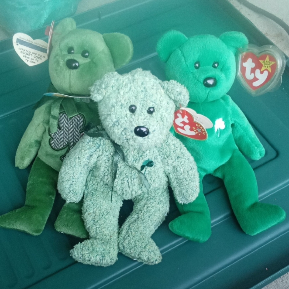 Trio Of Shamrock Beanie Baby Bears